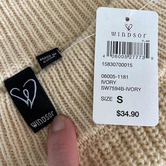 Windsor Ivory off the shoulder cropped cotton sweater size small NWT - Picture 4 of 8